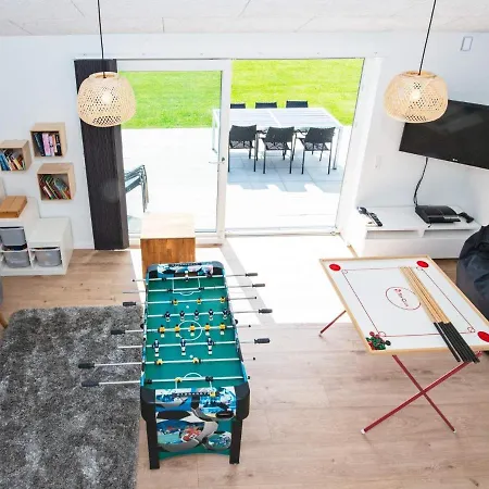 Prázdninový dům 10 Person In *