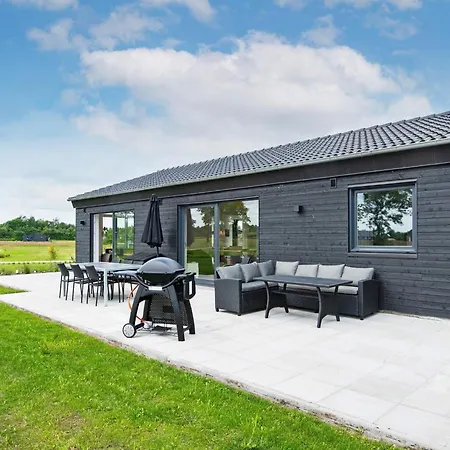 10 Person In Ansager