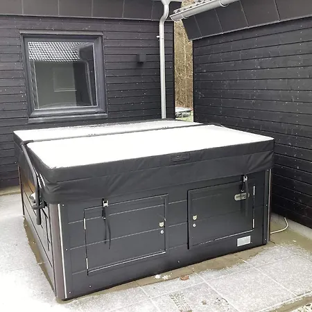 10 Person In